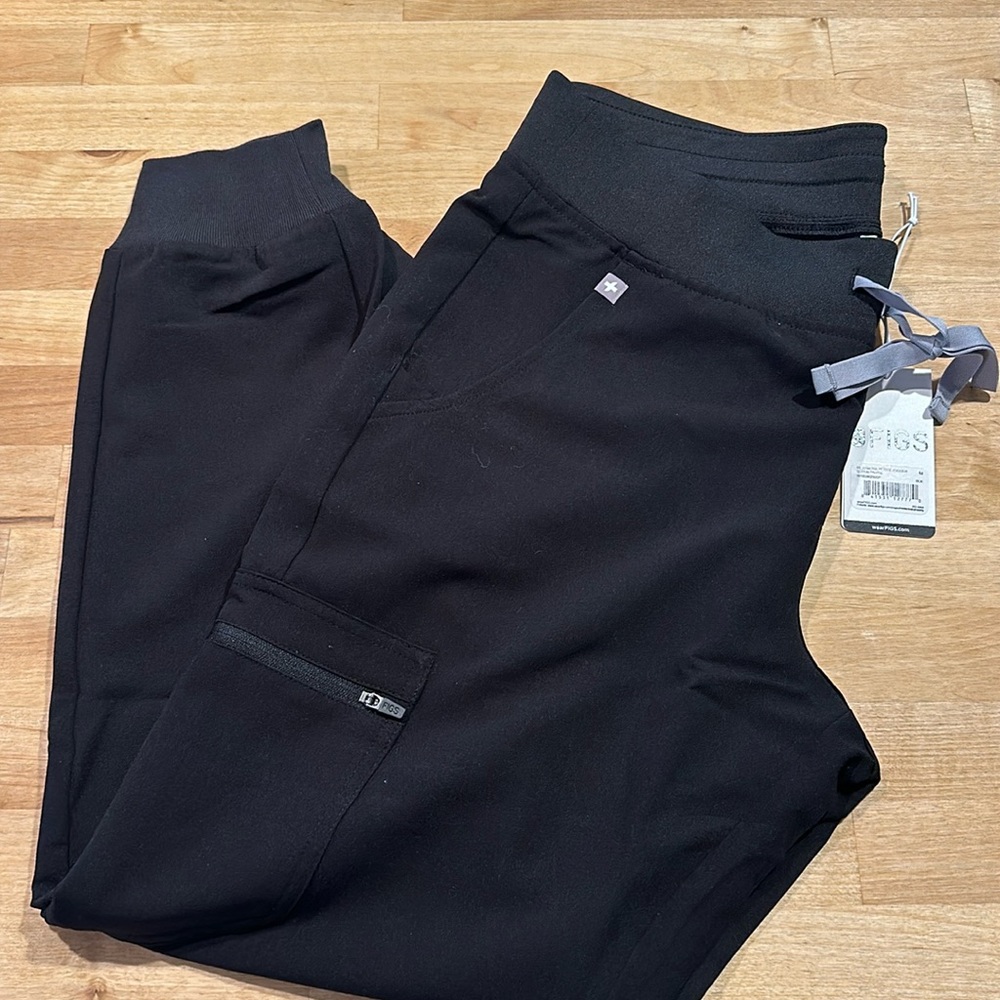 Figs Zamora Petite Jogger Medium NWT